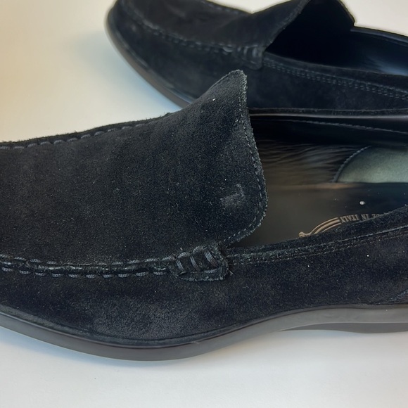 Tod’s Men’s Suede Loafer. Excellent Condition. Size 7.5 main image 5